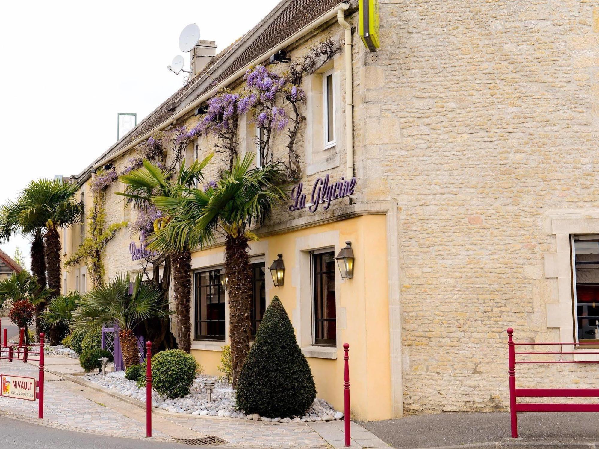 La Glycine Hotel, Spa Et Bien-Etre Benouville  Exterior photo